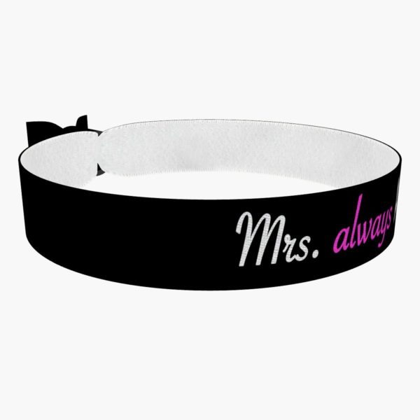 Ansicht von rechts vorne: Mrs. always Right Stoffarmband