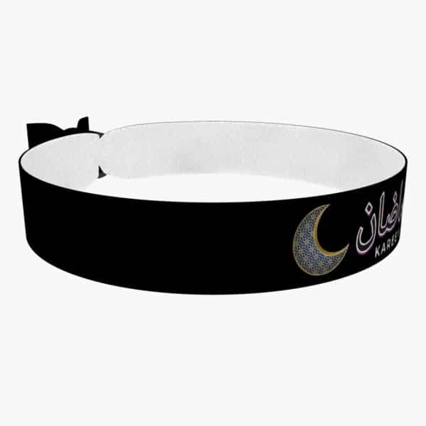 Ansicht von rechts vorne: Ramadan Kareem auf Arabisch Stoffarmband