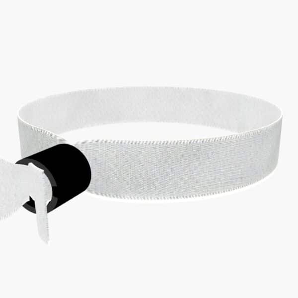 Ansicht von rechts hinten: Mops Stoffarmband anpassbar mit Name