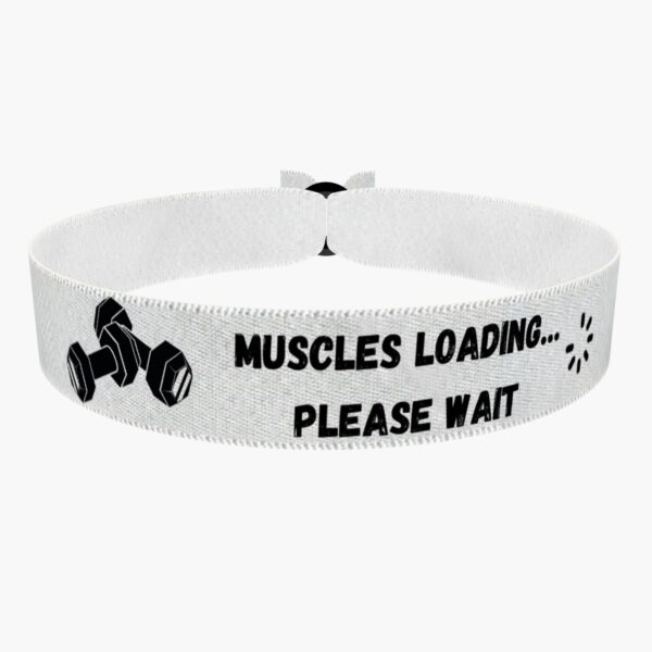 Ansicht von vorne: Fitness Stoffarmband mit Muskel-Motiv für Aktive Lifestyle