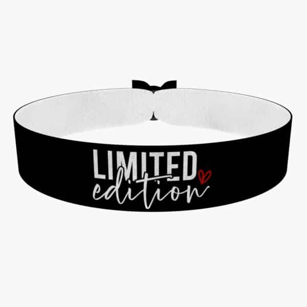 Ansicht von vorne: Limited Edition Stoffarmband schwarz
